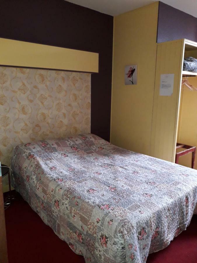 Hotel Des Jacobines ชาลง-ซูร์-ซอน ภายนอก รูปภาพ